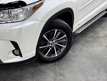 высокие машины: Toyota Highlander: 2018 г., 3.5 л, Гибрид, Кроссовер — 3