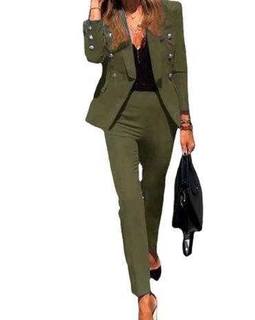 Kompleti: Komplet
S m l xl
3200 din — 2