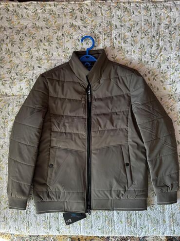 Куртки: Мужская утеплённая стильная куртка. Хорошее качество. Имеются все — 6