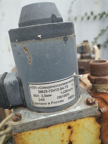 Другое оборудование для производства стройматериалов: Гильотина, разматыватель ( клеть) остаток кровельного металла, все — 12