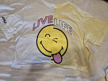Qısa qol T‑şört – “LIVE LIFE” printli, iki rəngli dizayn - Model