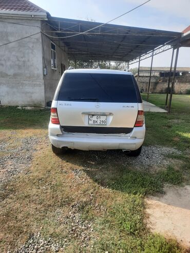 Mercedes-Benz: Mercedes-Benz ML 320: 3.2 l | 2001 il Ofrouder/SUV — 4