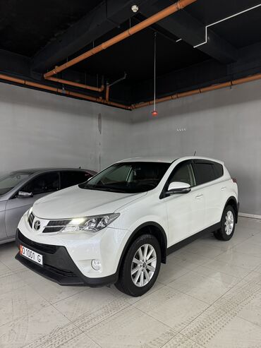 срочно срочно продаю машина: Toyota RAV4: 2015 г., 2 л, Автоматтык, Бензин, Жол тандабас