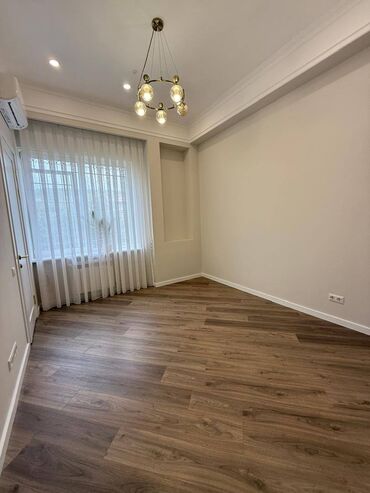 срочно продаю дом село садовое: Дом, 195 м², 5 комнат, Риэлтор, Евроремонт