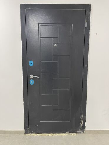 продаю двер бу: Входная дверь, Металл, Левостороний механизм, цвет - Черный, Б/у, 2050 * 950, Самовывоз