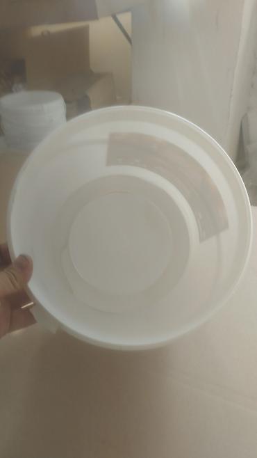Boçkalar və çəlləklər: Ağ rəngli plastik vedrələr – çoxməqsədli istifadə üçün — 3