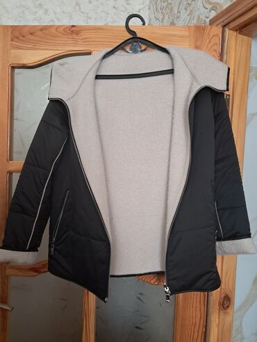 adidas qaçış üçün qadın krossovkaları: Qadın/Gənc üçün ikiüzlü (reversible) qışlıq jaket - 2 tərəfli geyinmə