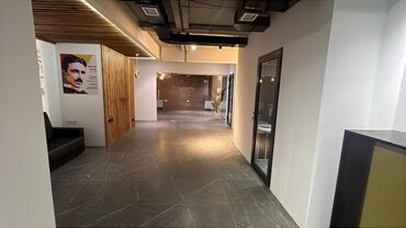 купить помещение под офис: Сдается в аренду просторное коммерческое помещение на цокольном этаже