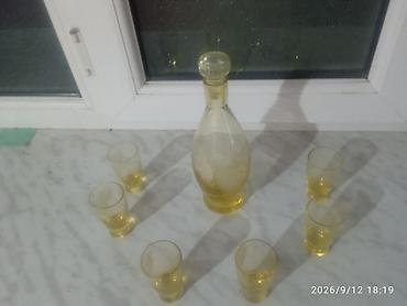 Şüşə qrafin və stəkan dəsti - Tərkib: 1 ədəd qapaqlı qrafin + 6 ədəd