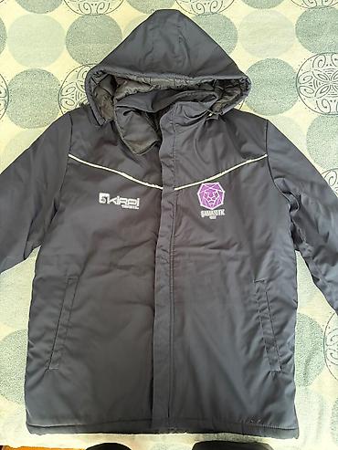 turk kurtkalari: Şamaxı FK loqolu qalın qış plaşı - Brend: Kirpi Tekstil - Rəng: tünd — 1