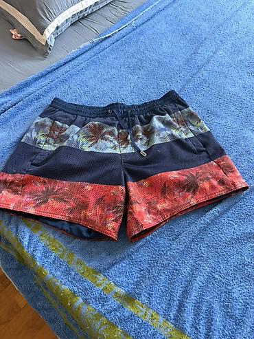 şortik kişi: Kişi şortik – plaqlı, tropik naxışlı - Model: qısa kəsimli swim/board — 1