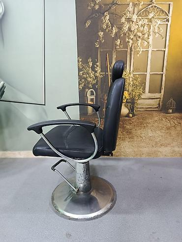 Peşəkar bərbər/kosmetoloji kreslosu - Rəng: qara - Material: yumşaq