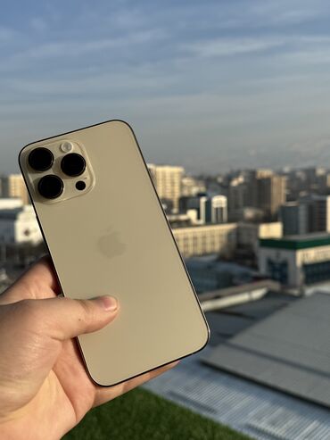 Apple iPhone: IPhone 16 Pro Max, Б/у, Защитное стекло, В рассрочку