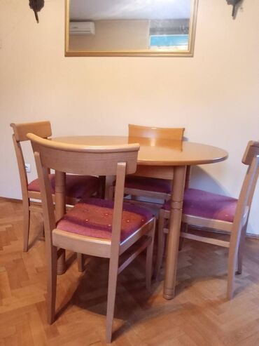 okrugli trpezarijski sto i stolice: Drvo, Do 4 mesta, Upotrebljenо