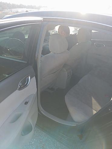 Nissan: Nissan Sentra SV sedan - Korpus: qara rəng, 4 qapılı sedan, xrom ön — 13