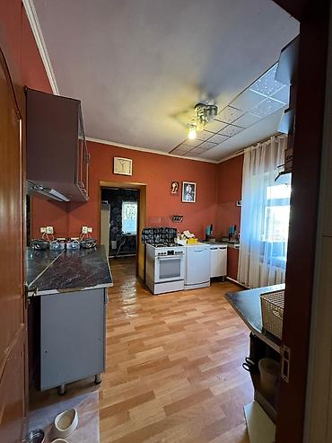 Продажа коттеджей и домов: Продается частный дом с высоким забором и откатными/секционными — 24