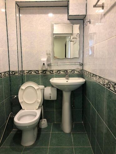 Restoran, kafelər: Gənclik metrosunun yaxınlığında kənarı,sahəsi 125 kv/m olan,obyekt — 7