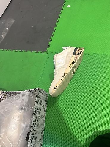 air force 1: Кроссовки в светло-бежевом цвете с контрастными белыми вставками и — 4