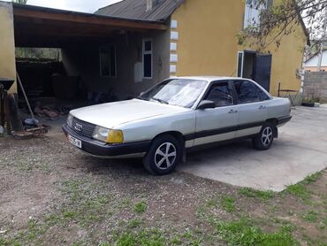 Audi 100: 1985 г., 2.2 л, Механика, Бензин, Седан