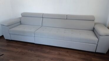 Прямые диваны: Прямой диван с длинными подлокотниками и регулируемыми подголовниками — 3