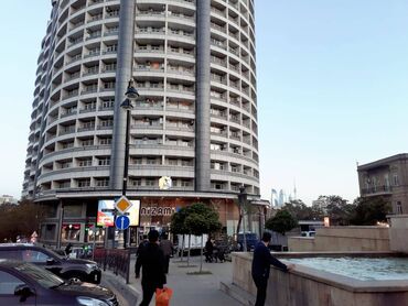 Kommersiya daşınmaz əmlakının satışı: Nizami mall 17 mərtbəli yeni tikili binanın 3 cü mərtəbəsində yerləşən — 9