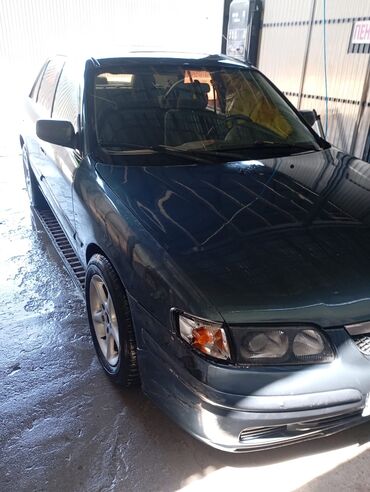 Nissan: Nissan : 1998 г., 2 л, Механика, Бензин, Седан