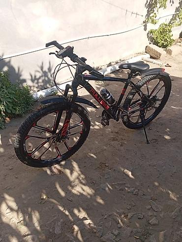 velosipedler: Dağ velosipedi – Full Bike brendi, qara-qırmızı dizayn Xüsusiyyətlər — 1