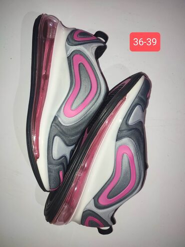 Women's Sneakers and athletic shoes: RASPRODAJA
Dostupni brojevi na slikama
Cena 3500 din — 2