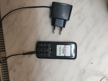 maşın ucun arxa kamera: Arxasında kamera var Nokia zaryadka bir yerdə satıram 15 manat