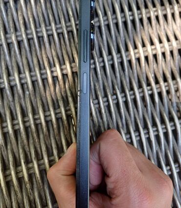 radiator işlənmiş: Poco M6, 256 GB, rəng - Qara, Barmaq izi, Face ID