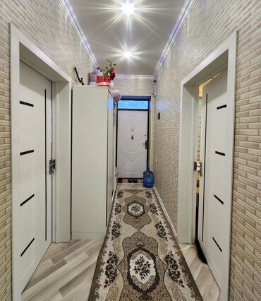 Uzunmüddətli kirayə mənzillər: Mənzil Gənclik metrosunun düz çıxışındadı. Gənclik Moll ilə üzbəüz 5 — 10