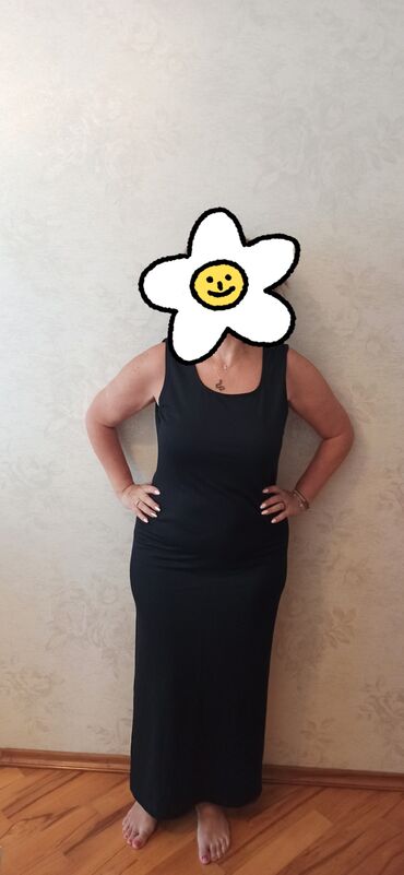 Другая женская одежда: Qara paltar42-44 razmer,15 manat