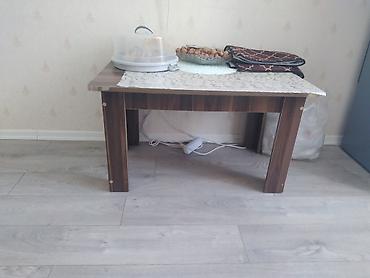 Masalar: Aşağı ölçülü, taxta görünüşlü salon/mətbəx masası. - Material — 1