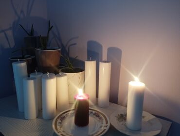 церковные свечи: Свечи продаю продаю цена зависит от размера . Цвет : красный