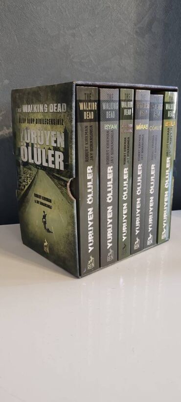 репетитор русского языка в баку: Türkcə - Yürüyen Ölüler kitabı, bütün seriya var 6 kitab. Yenidir