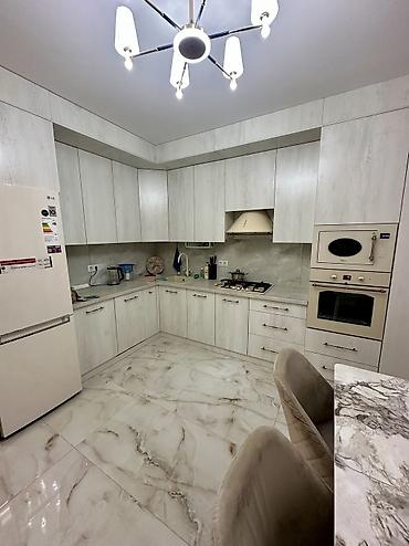 flat osh: 🏡 Сдаю 3 комнатную квартиру в районе ТРЦ «Ала-Арча». ✨ ЖК — 5