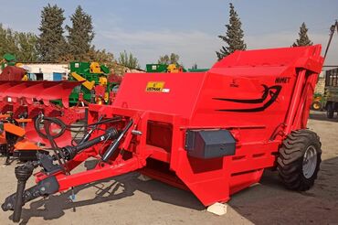 Dərman səpən aparatlar: DAŞ TOPLAYAN 4 TON Model	UM-SC 4 Tutum	4 ton İşləmə eni	1800 – 2200