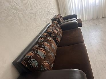 Divan bir kreslo.Acilmir bazali deyil