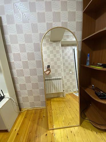 Güzgülər: Güzgü Döşəmə üstü, Çərçivə ilə — 1