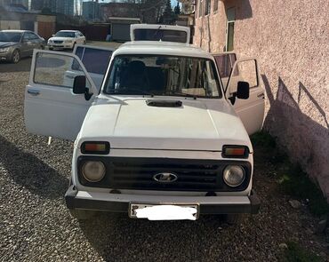 VAZ (LADA): Lada Niva 2131, ağ rəng, 4 qapılı İli 1999. Yürüş 240380. 1.8 — 2