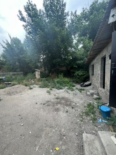 продается орошаемая земля в жайылско районе алтыр будёновка 5 40 гектар цена договорная с довой проблем нету оформление сразу: Для строительства