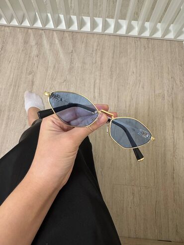 Солнцезащитные очки: Солнцезащитные очки очки, Prada, Унисекс, Круглые, Регулируемые носоупоры — 8