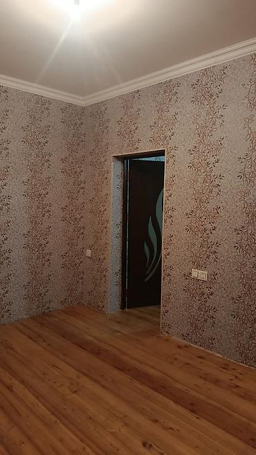 Otaqlar: Satılır: tam temirli. yeni yaşayış evi. giriş qapısı və interyer bəzək — 3