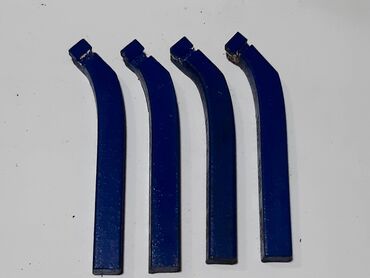 Ostali uređaji: Strugarski noz 10x10mm sa vidijom P20, ISO2 cena je po komadu 9