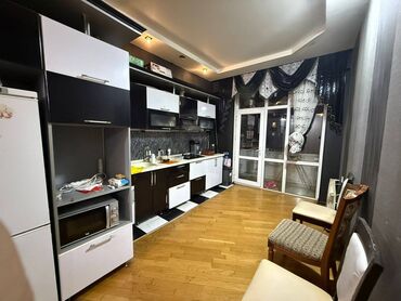 Uzunmüddətli kirayə mənzillər: Evdə bir işləyən xanım yaşayır bir işləyən xanım axtarılır.Ev — 15