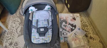 nobella комби производитель: Для девочки и мальчика, Четырехугольная, Колыбель, Без бортиков, С матрасом, С механизмом качания