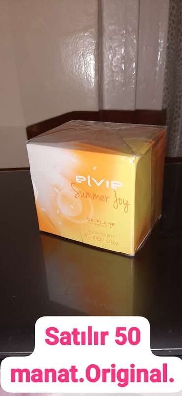 Ətriyyat: Oriflame brendinin "Dancing Lady Hypnotic Night" ətri. Bu ətir 50 ml — 75