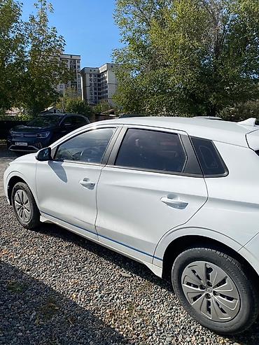 BYD: BYD E2: 2022 г., Электромобиль, Хетчбек — 2