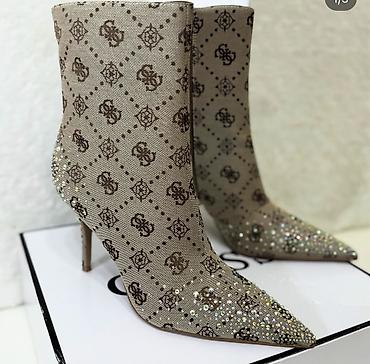 boot: Guess, Ölçü: 39.5, rəng - Bej, Yeni — 1