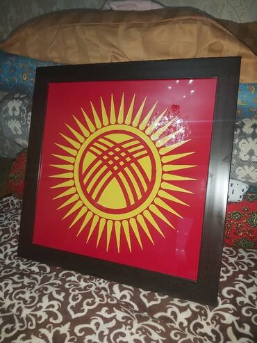 Картины: Картина с изображением цветов в вазе, оформленная в раму. Рама имеет — 21